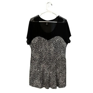 TORRID Round Neck Short‎ Sleeve shirt BLACK WHITE MESH Rayon TOP Plus Sz 2